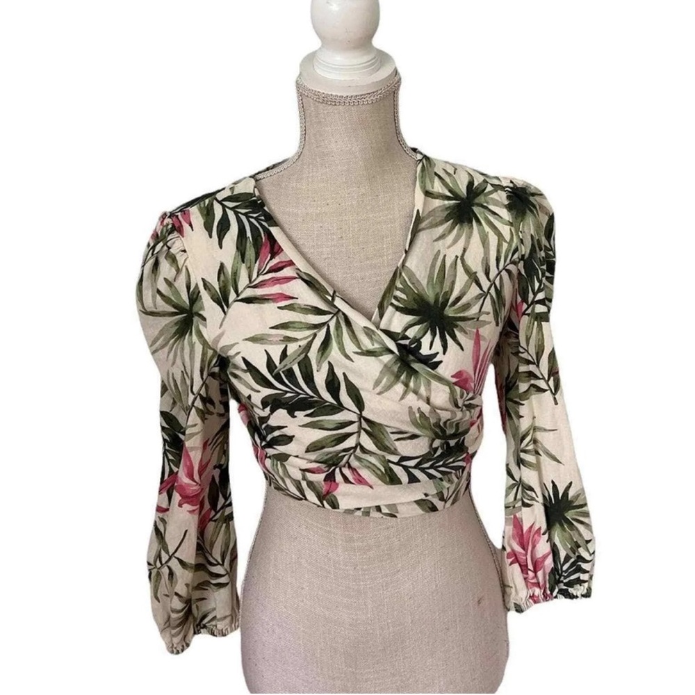 Gal meets Glam Stevie Palm Print Top size 4
